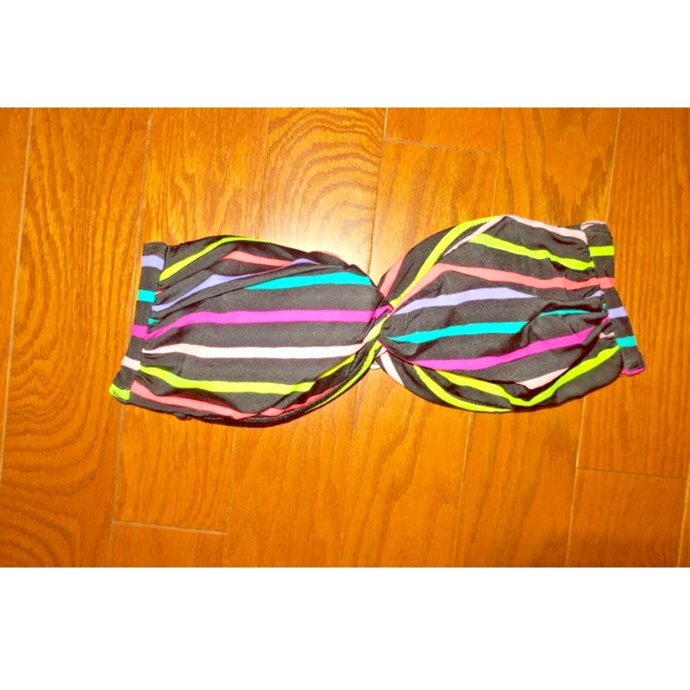 Victoria’s Secret bandeau strapless bikini top
